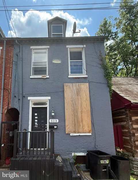 513 HOWARD AVENUE LANCASTER PA 17602
