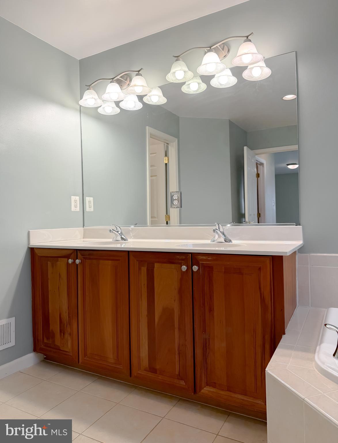 DAHLIA PARK OF WILDEWOOD - Residential