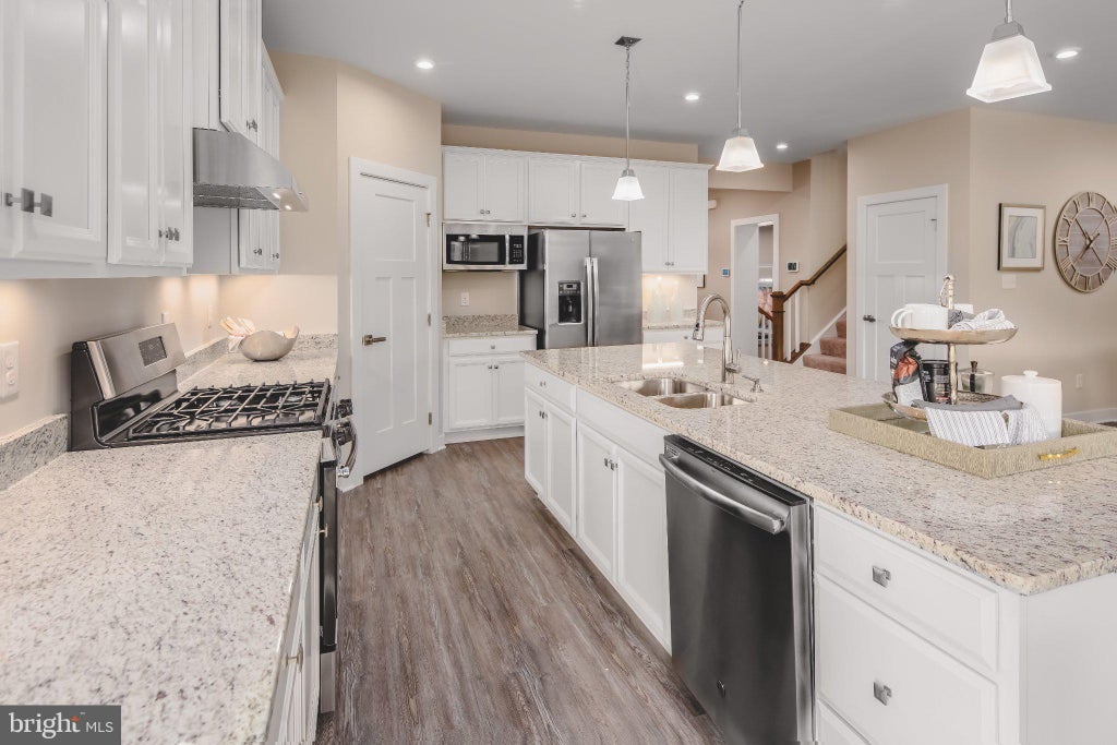 Photo of 20010 Amesbury Drive, HAGERSTOWN, MD 21742 (MLS # MDWA2040854)
