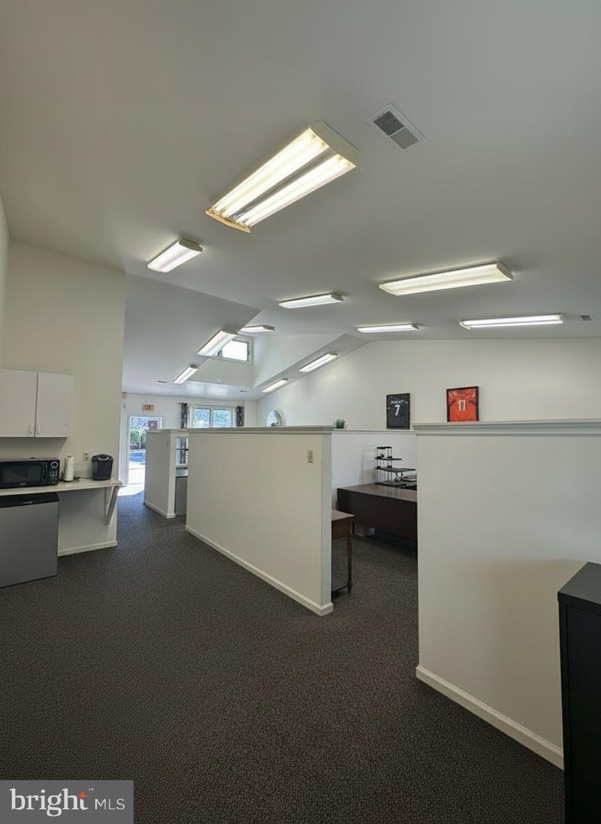 252 W SWAMP ROAD 39