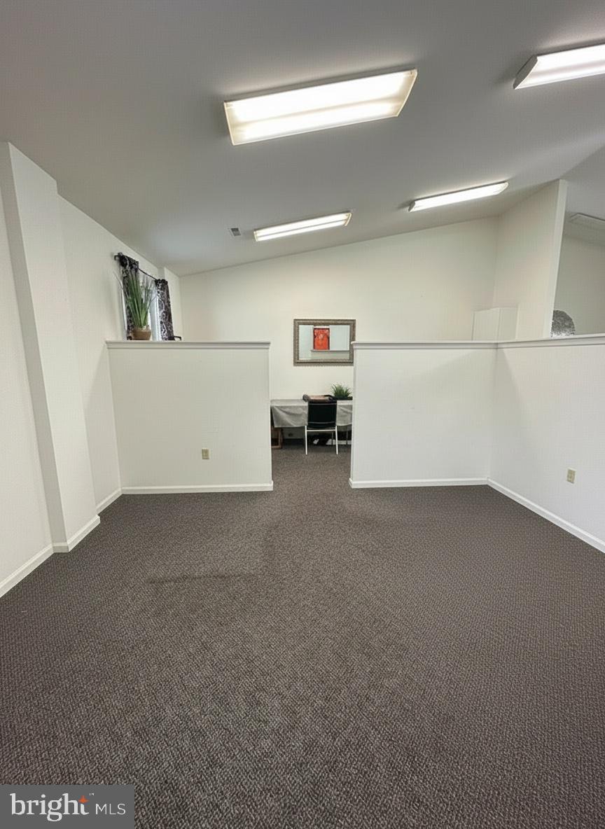 252 W SWAMP ROAD 39