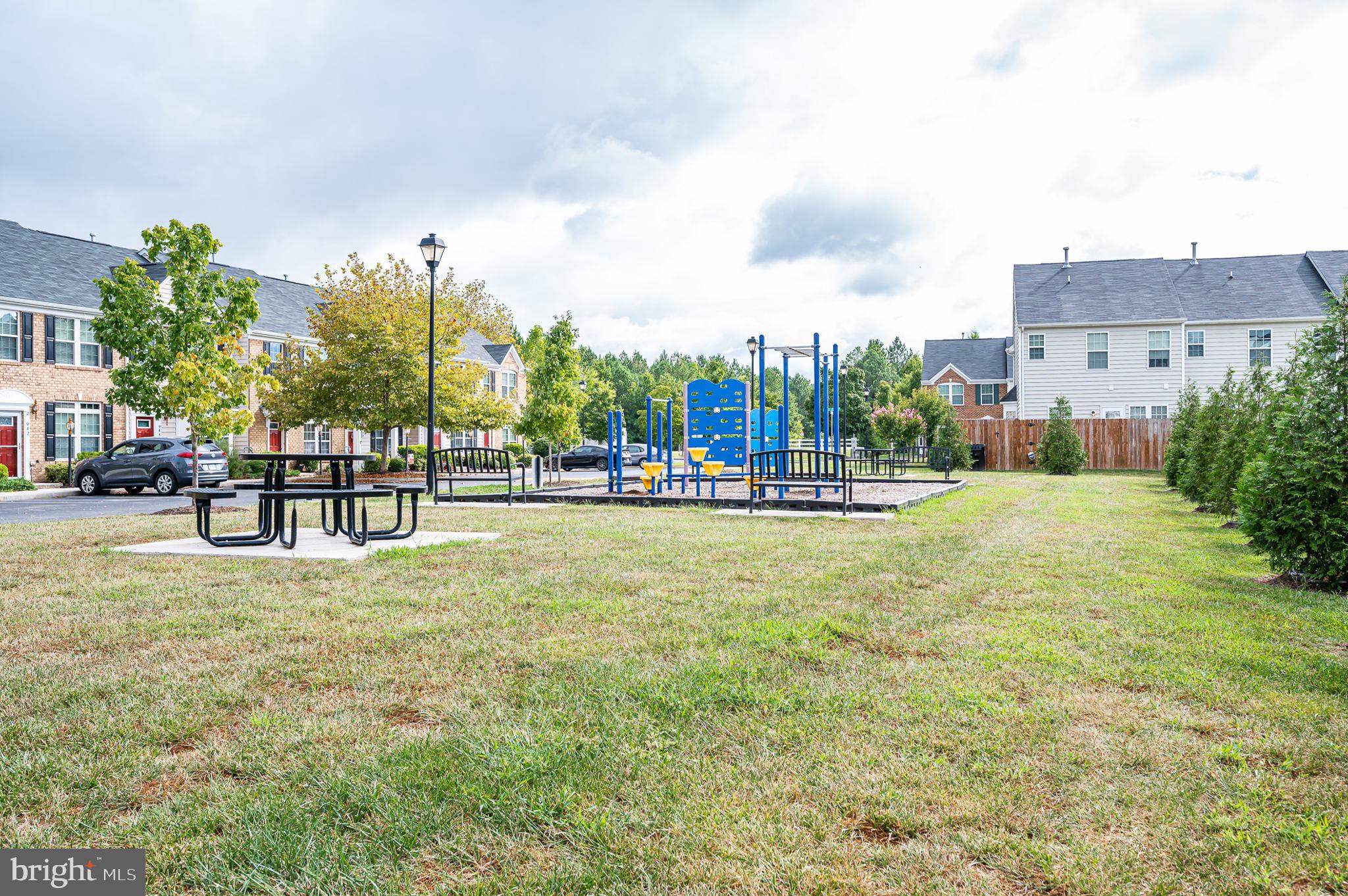 COTTAGE GREEN - Residential