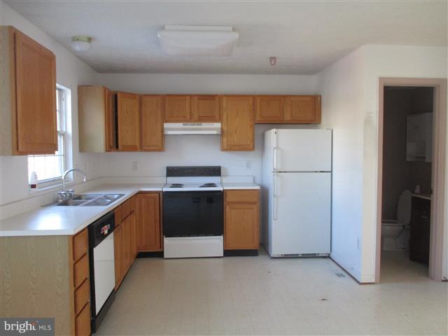 CHESTNUT HILL COVE - Residential