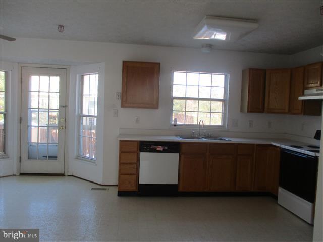 CHESTNUT HILL COVE - Residential