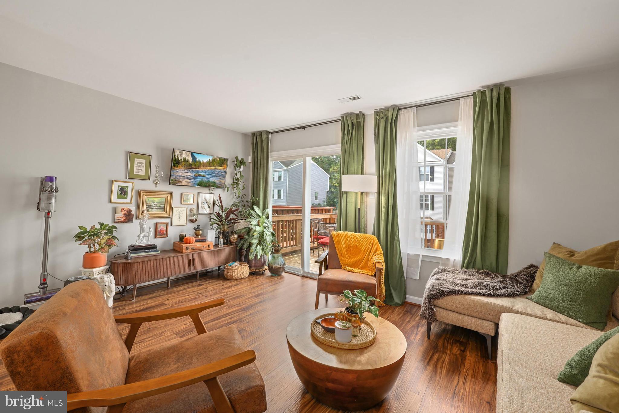 SUNNINGDALE MEADOWS - Residential