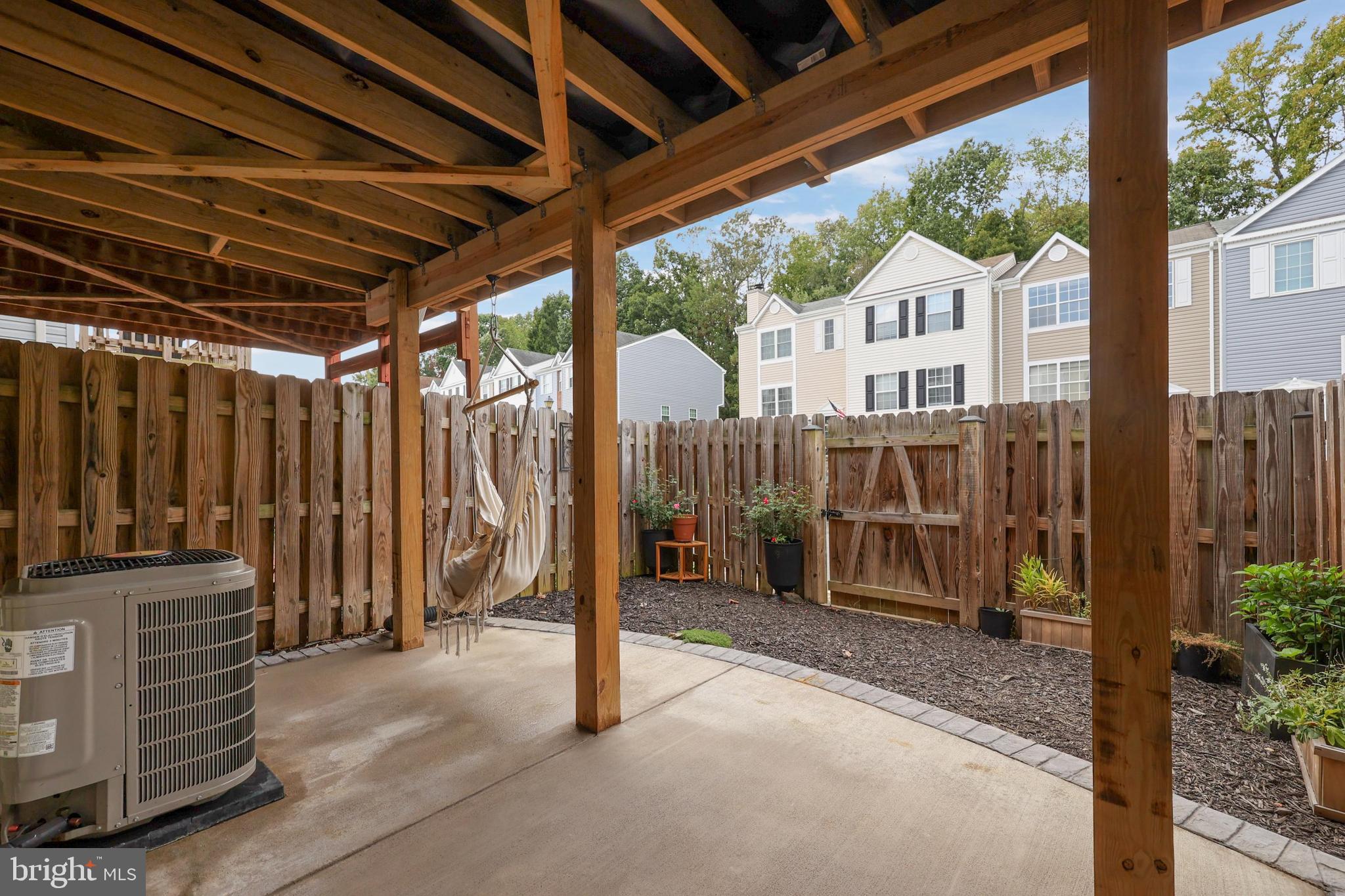 SUNNINGDALE MEADOWS - Residential