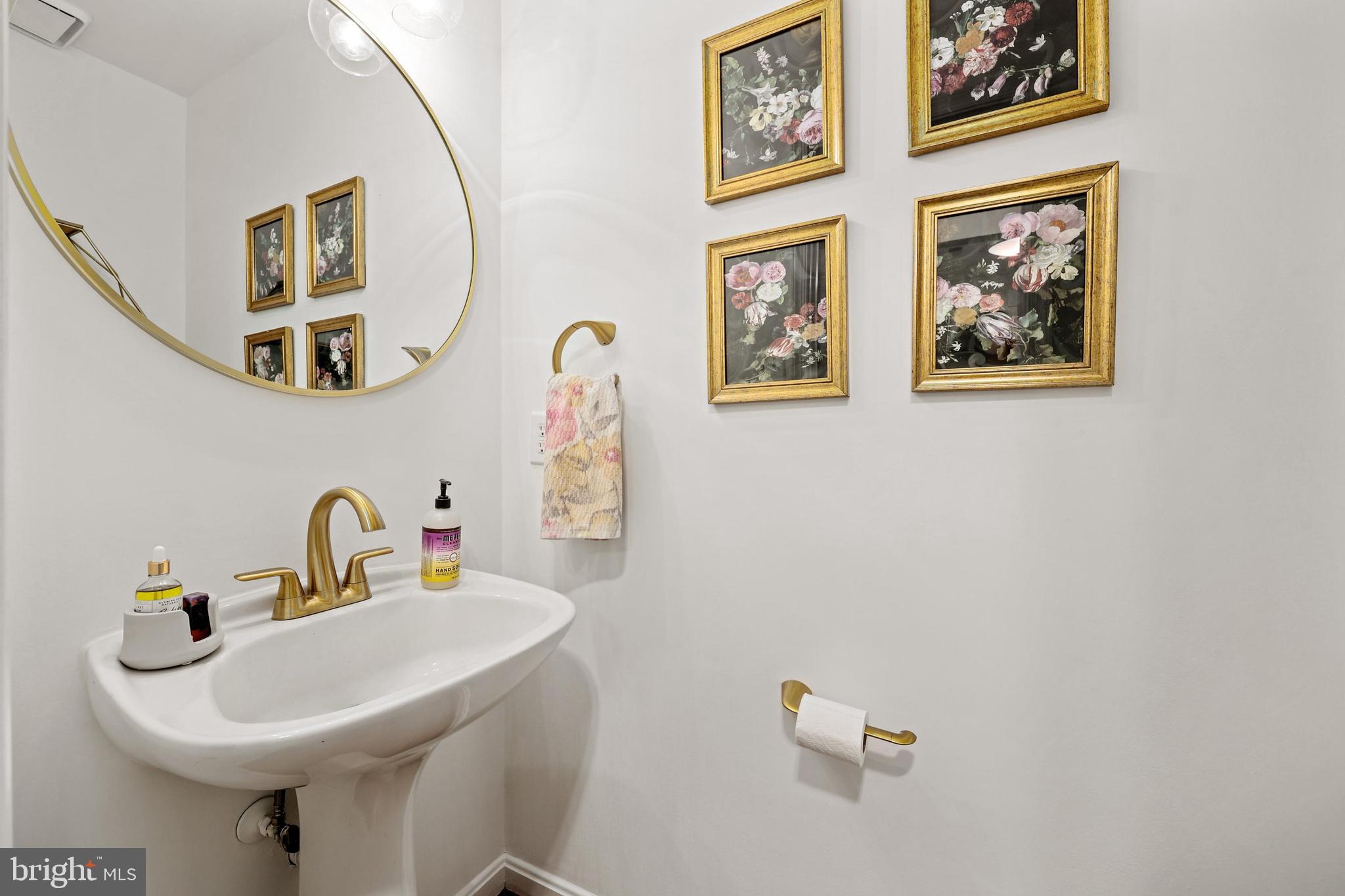 SUNNINGDALE MEADOWS - Residential