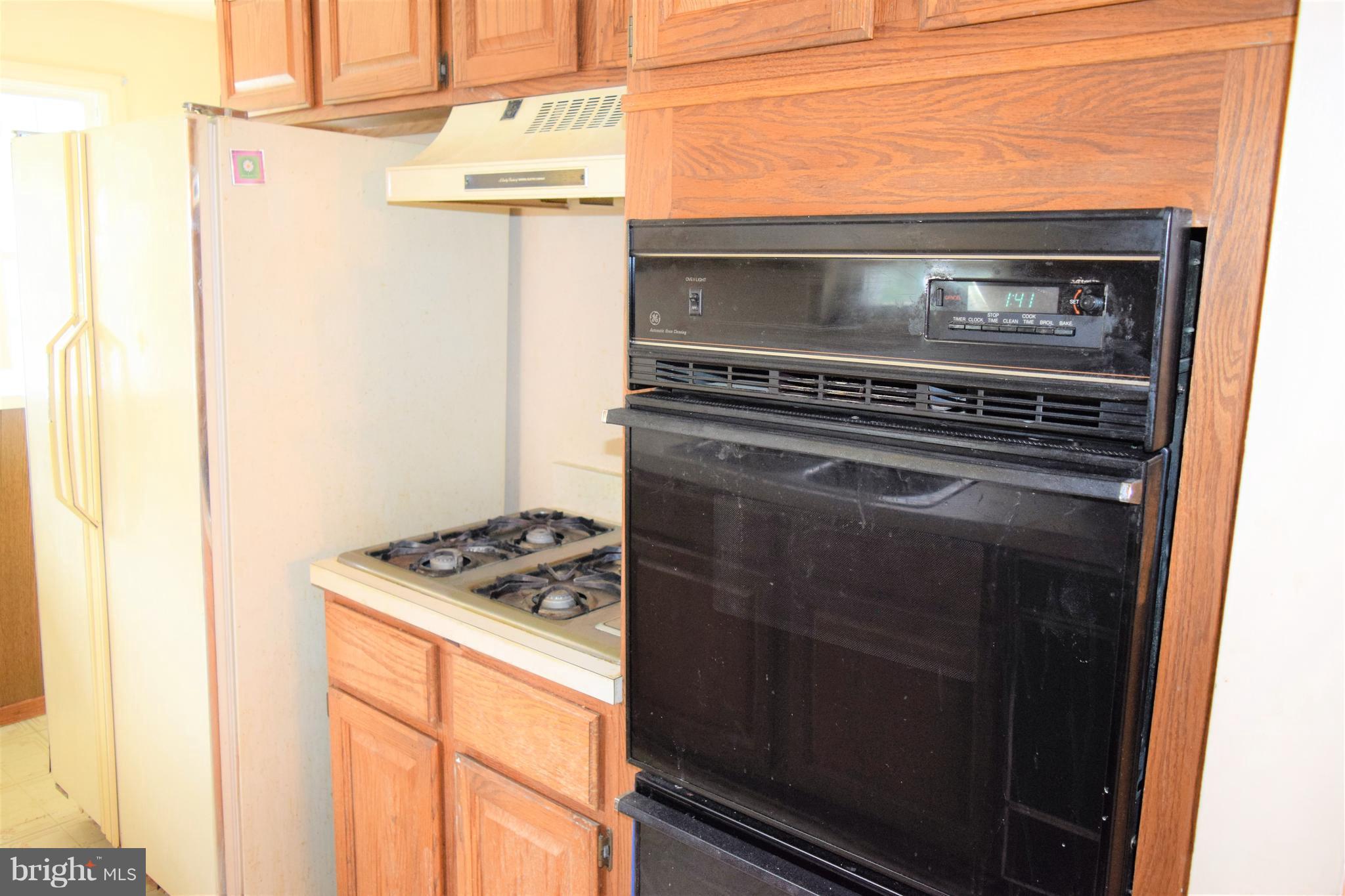 FAIRFIELD KNOLLS - Residential