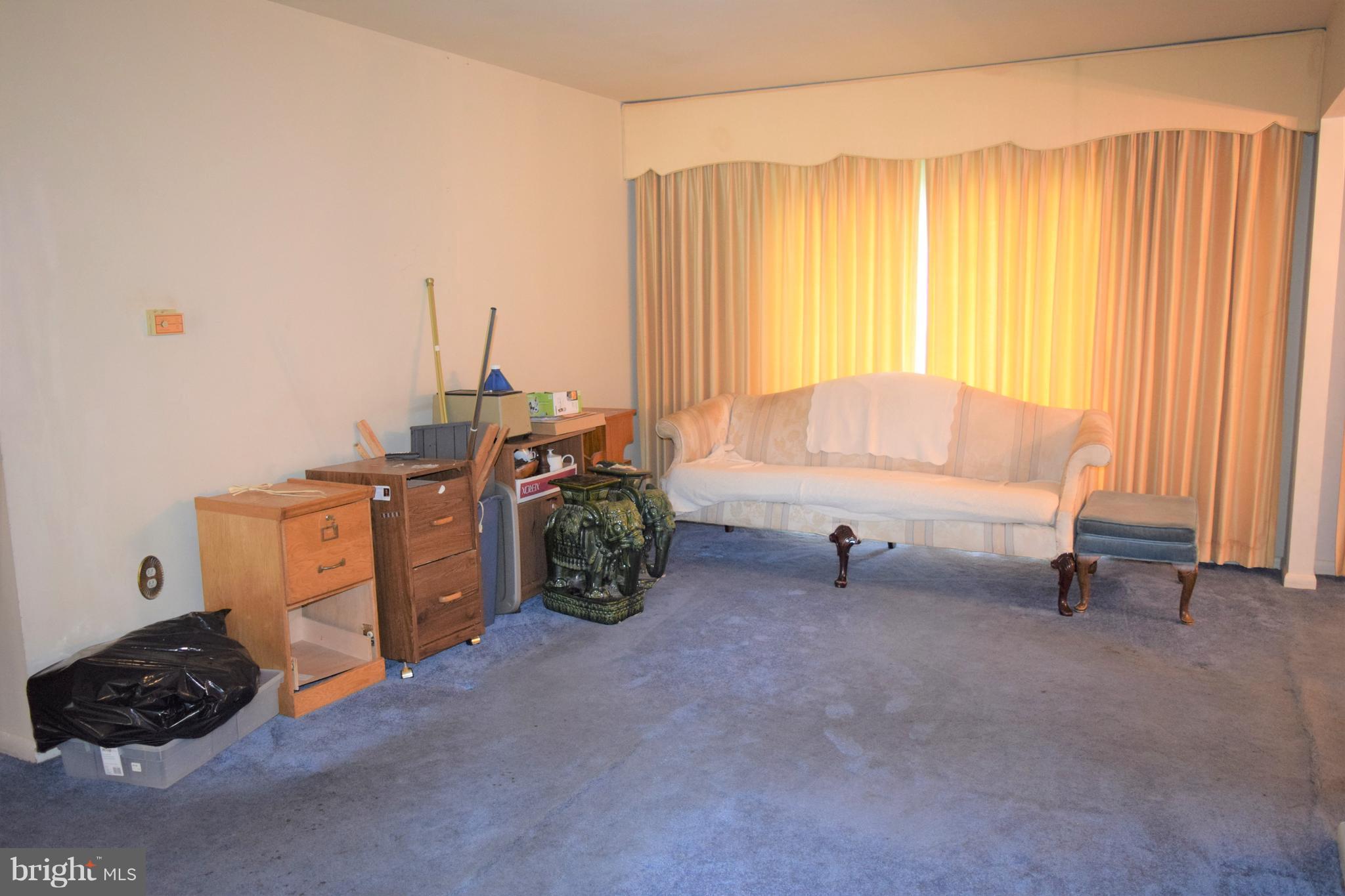 FAIRFIELD KNOLLS - Residential