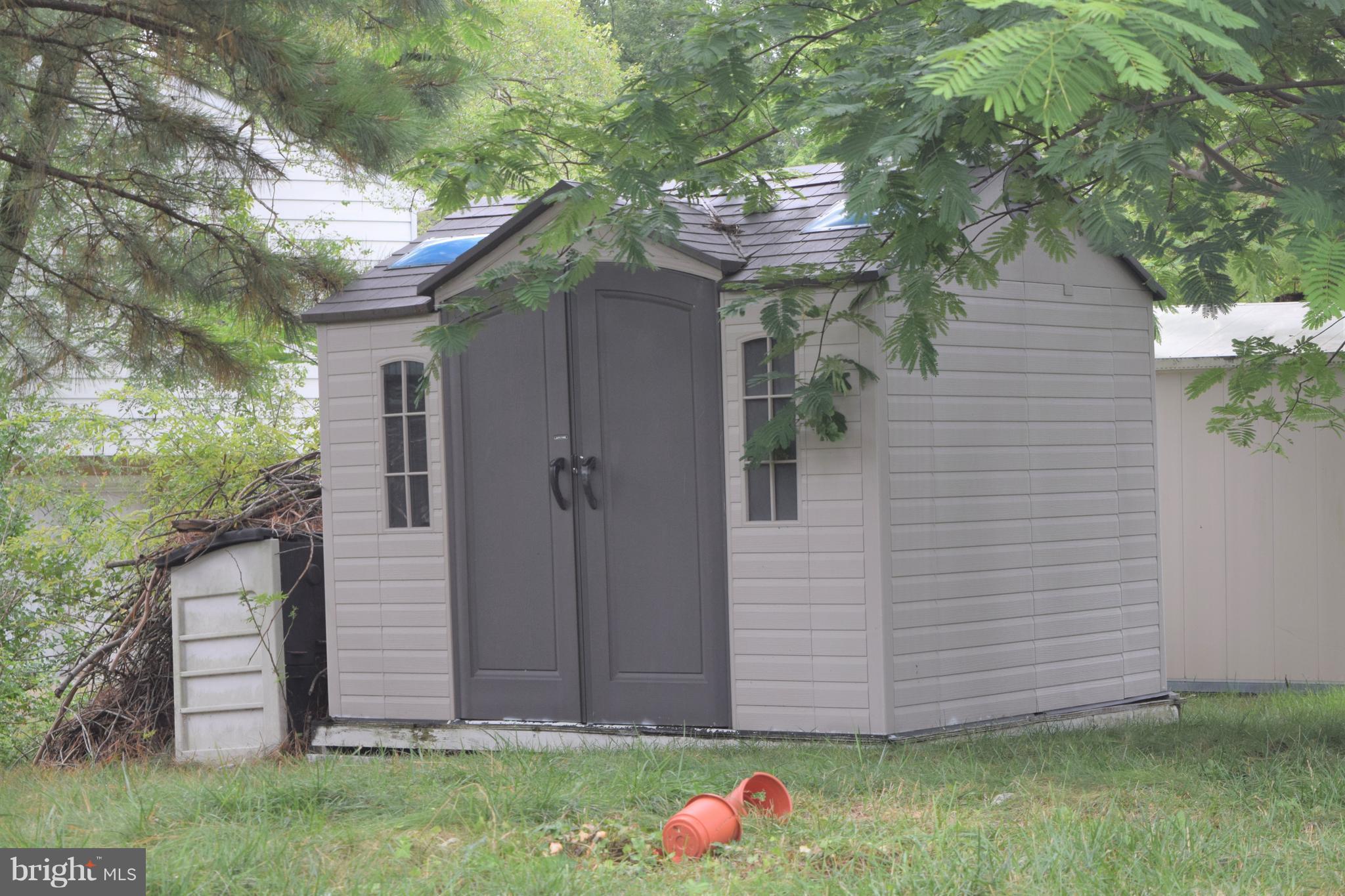 FAIRFIELD KNOLLS - Residential