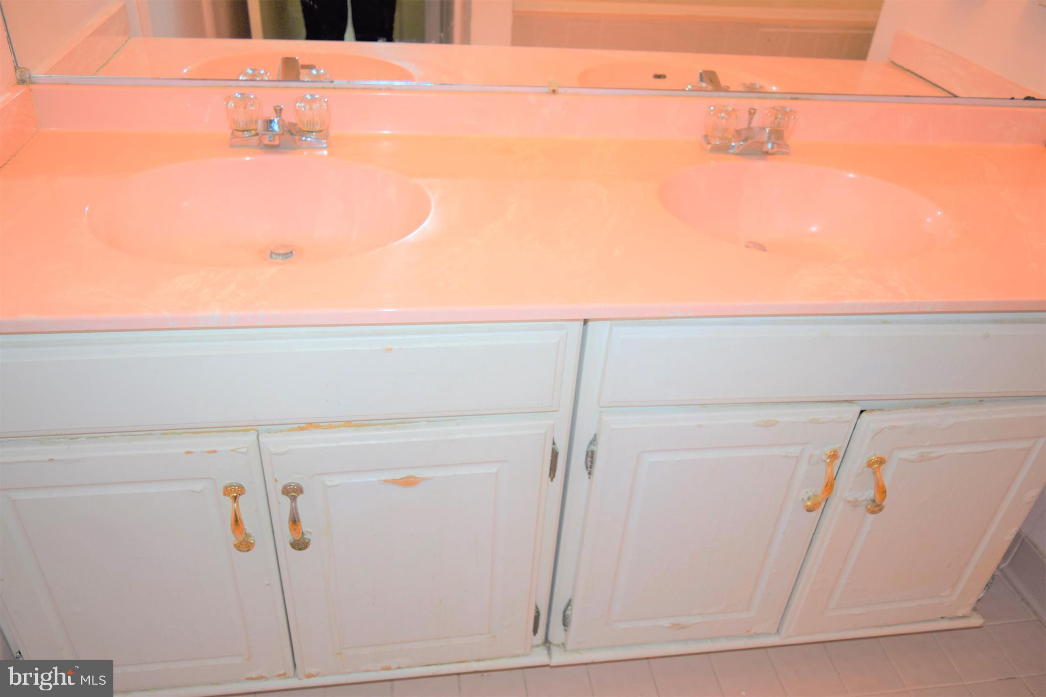 FAIRFIELD KNOLLS - Residential