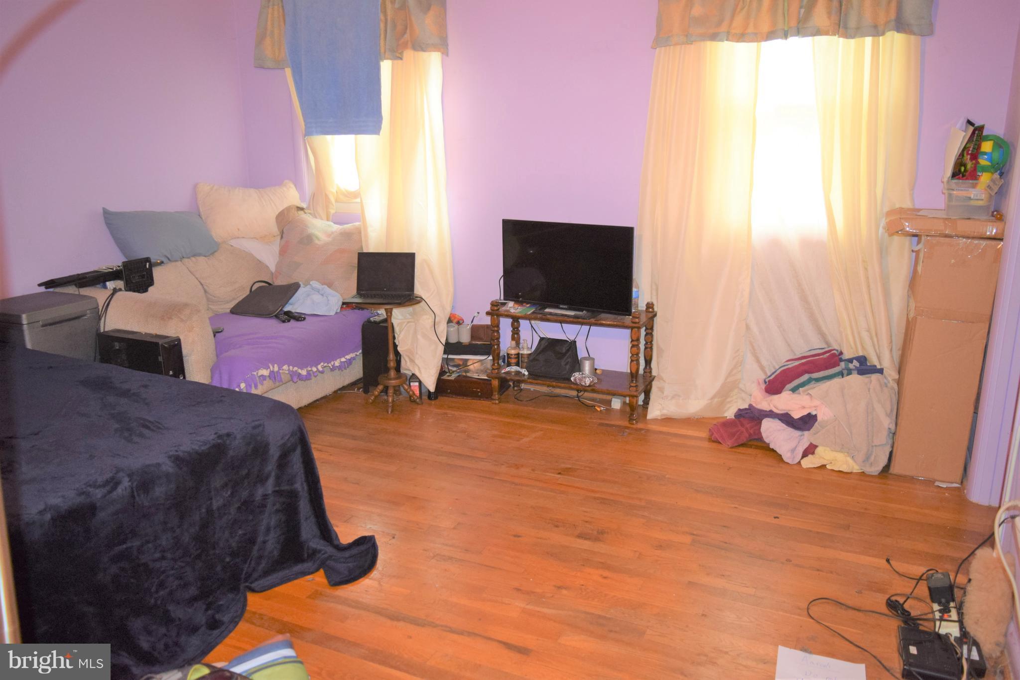 FAIRFIELD KNOLLS - Residential