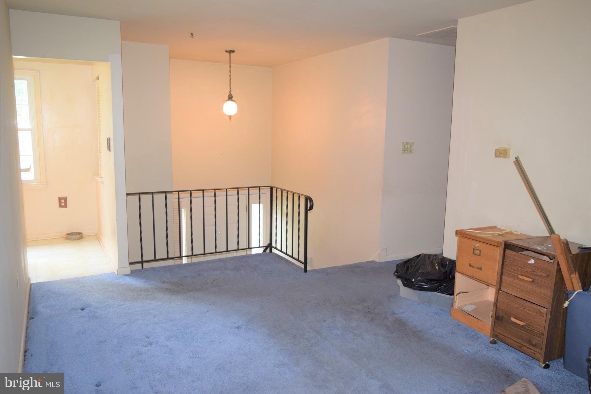 FAIRFIELD KNOLLS - Residential