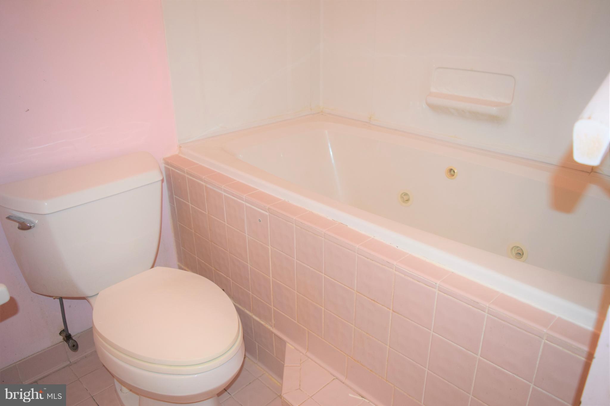 FAIRFIELD KNOLLS - Residential