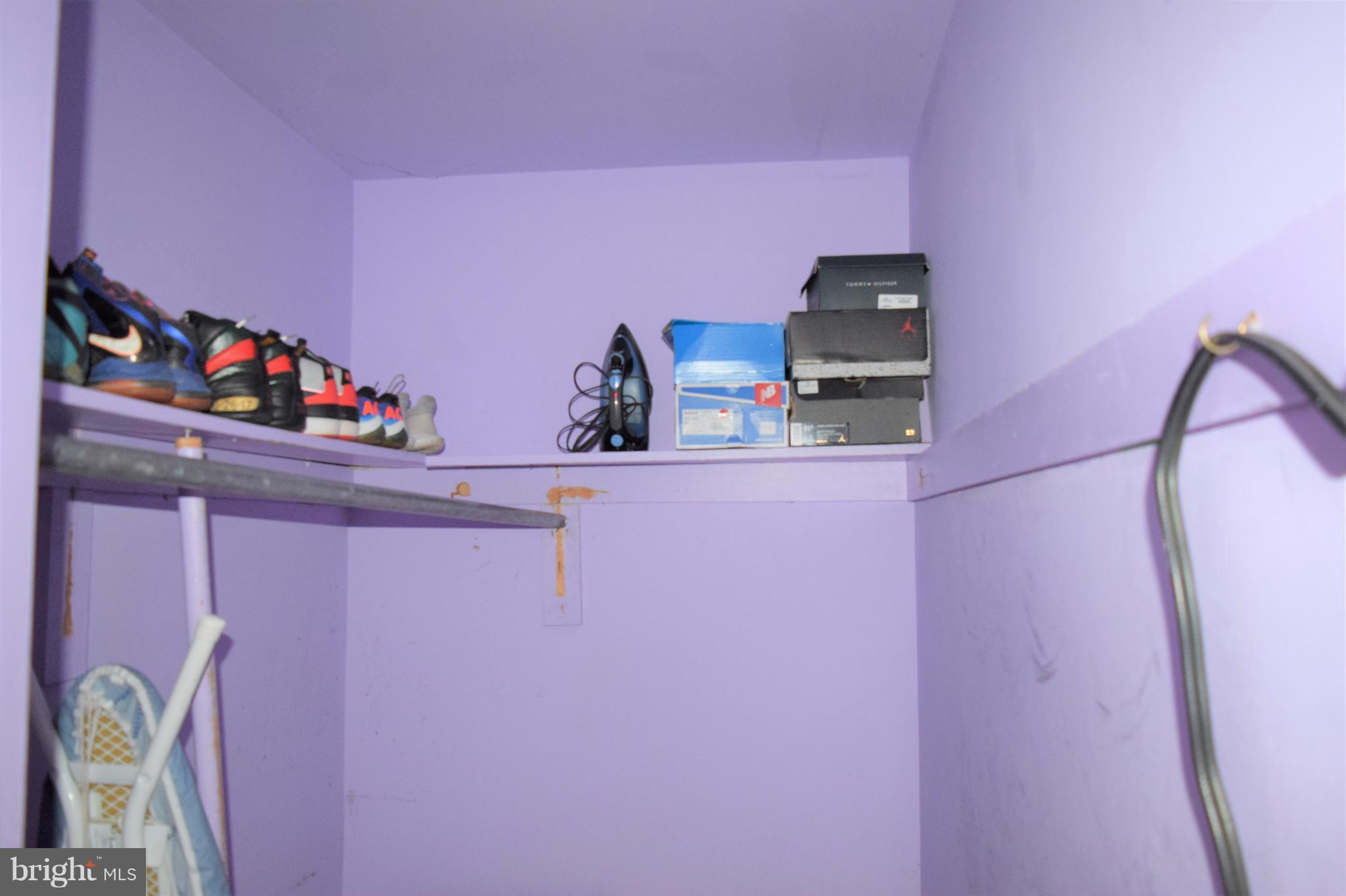 FAIRFIELD KNOLLS - Residential