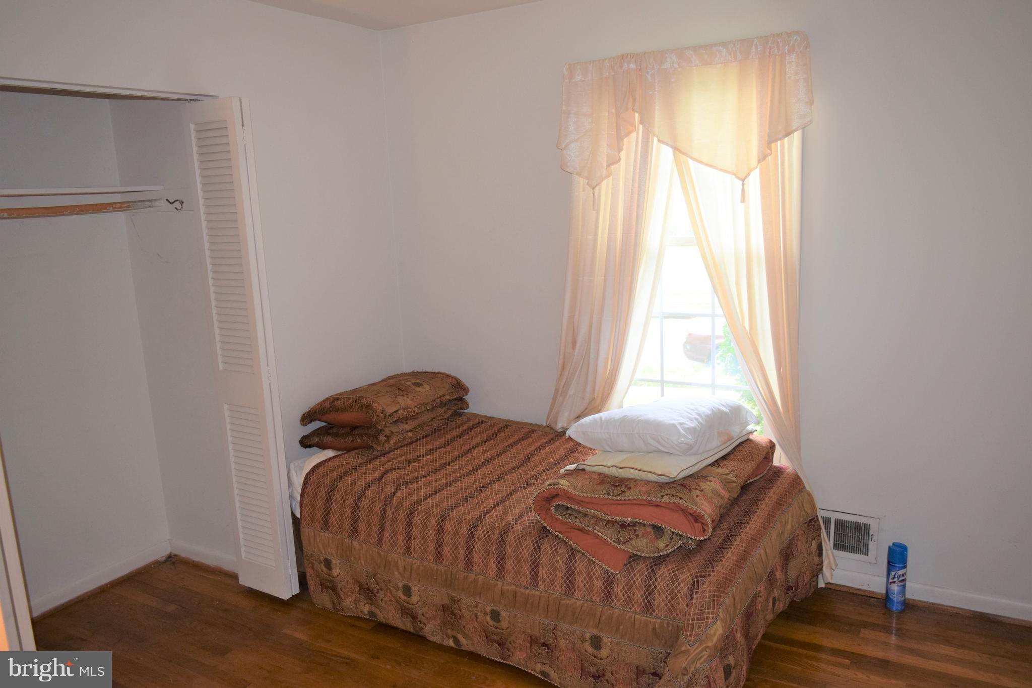 FAIRFIELD KNOLLS - Residential