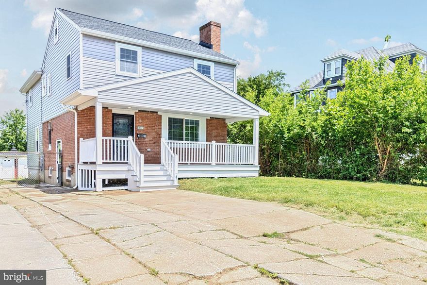 This home features brand-new plumbing, electrical system, and air conditioning installation. All interior and exterior doors are new, and every window in the house has been replaced.
The property offers 3.5 fully renovated bathrooms, each updated with ceramic tile, new flooring, glass shower doors, vanities, lighting fixtures, and faucets.The primary bathroom includes a Jacuzzi tub, and the primary bedroom boasts a walk-in closet. Every bedroom is equipped with ceiling fans, and new carpet has been installed throughout the third and fourth floors. A new electric fireplace adds a cozy touch, while the home showcases brand-new flooring throughout. The kitchen is fully renovated with new cabinets, appliances, and an island, all beautifully finished in a modern combination of brushed gold, white, and black.
