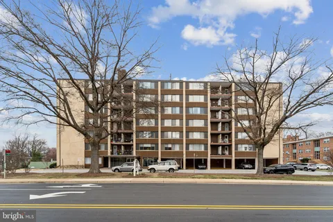 4401 Cherry Hill Road Unit 53, Arlington, VA MLS: VAAR2054704