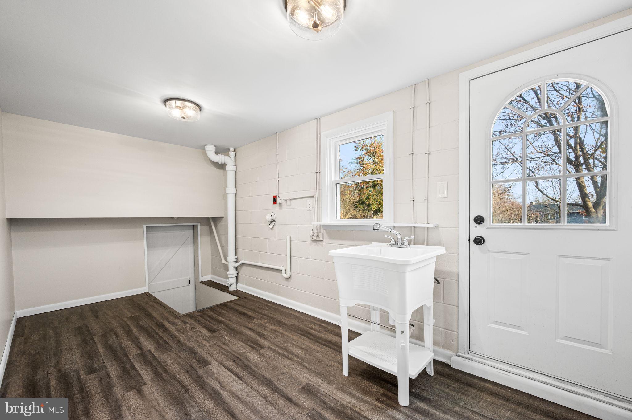 RINGING HILL GDNS - Residential