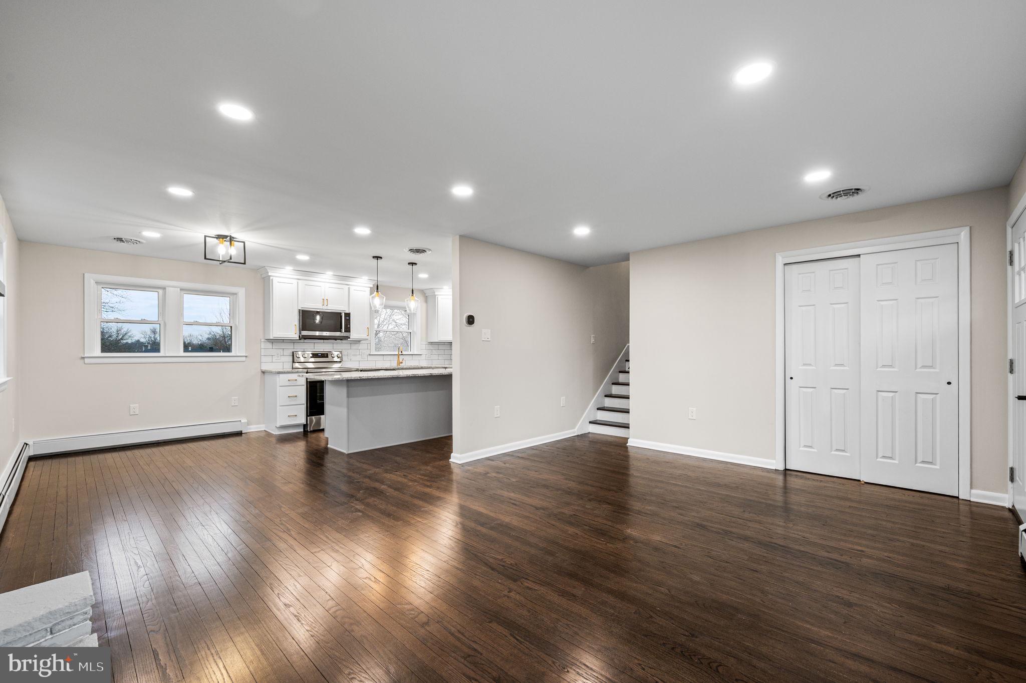 RINGING HILL GDNS - Residential