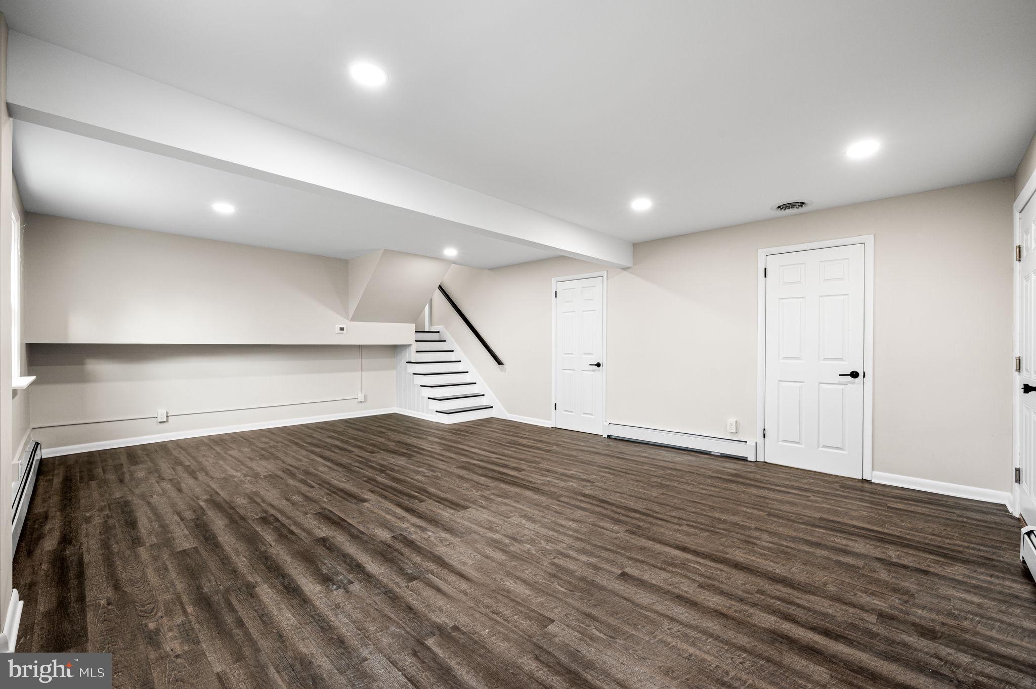 RINGING HILL GDNS - Residential