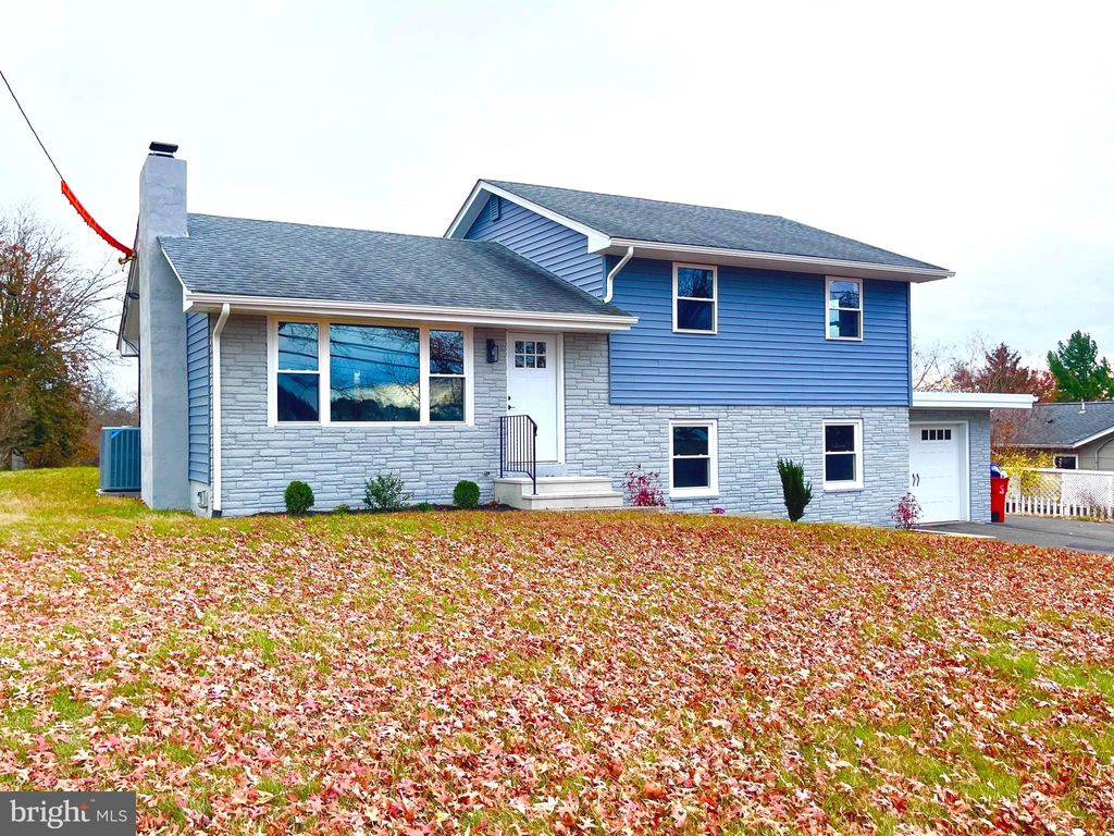 Photo of 1370 Kauffman Road, POTTSTOWN, PA 19464 (MLS # PAMC2161942)