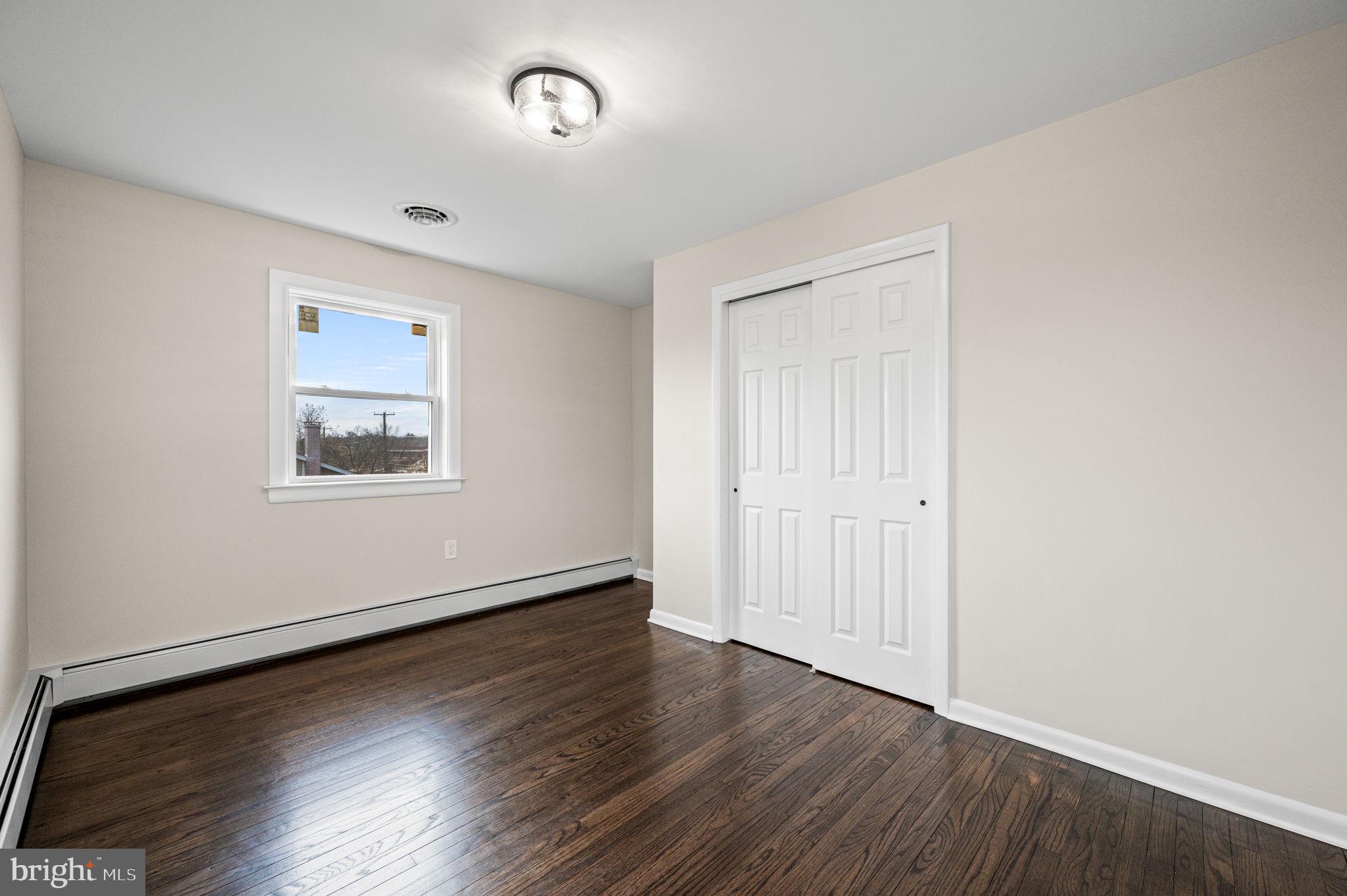 RINGING HILL GDNS - Residential