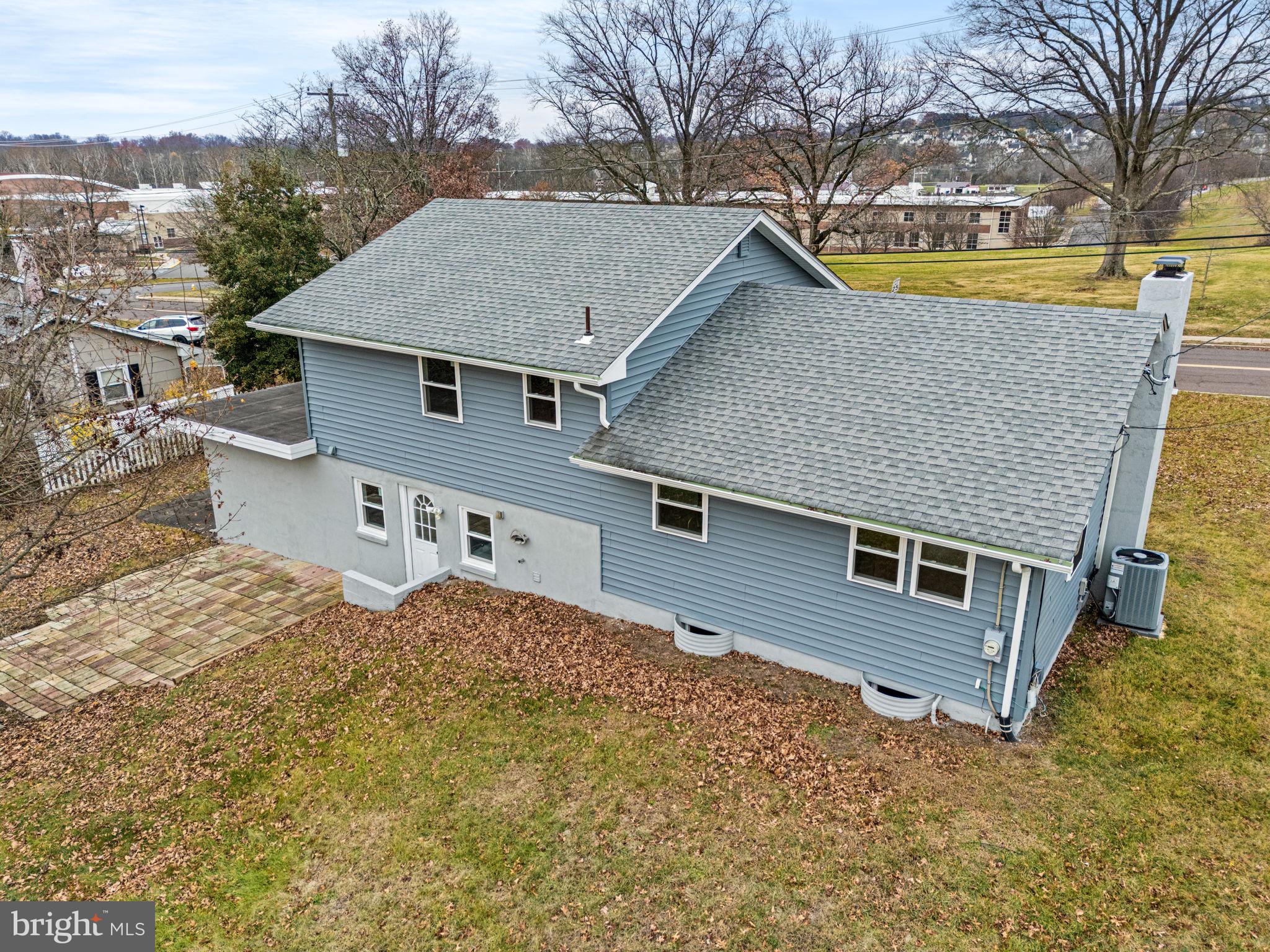 RINGING HILL GDNS - Residential