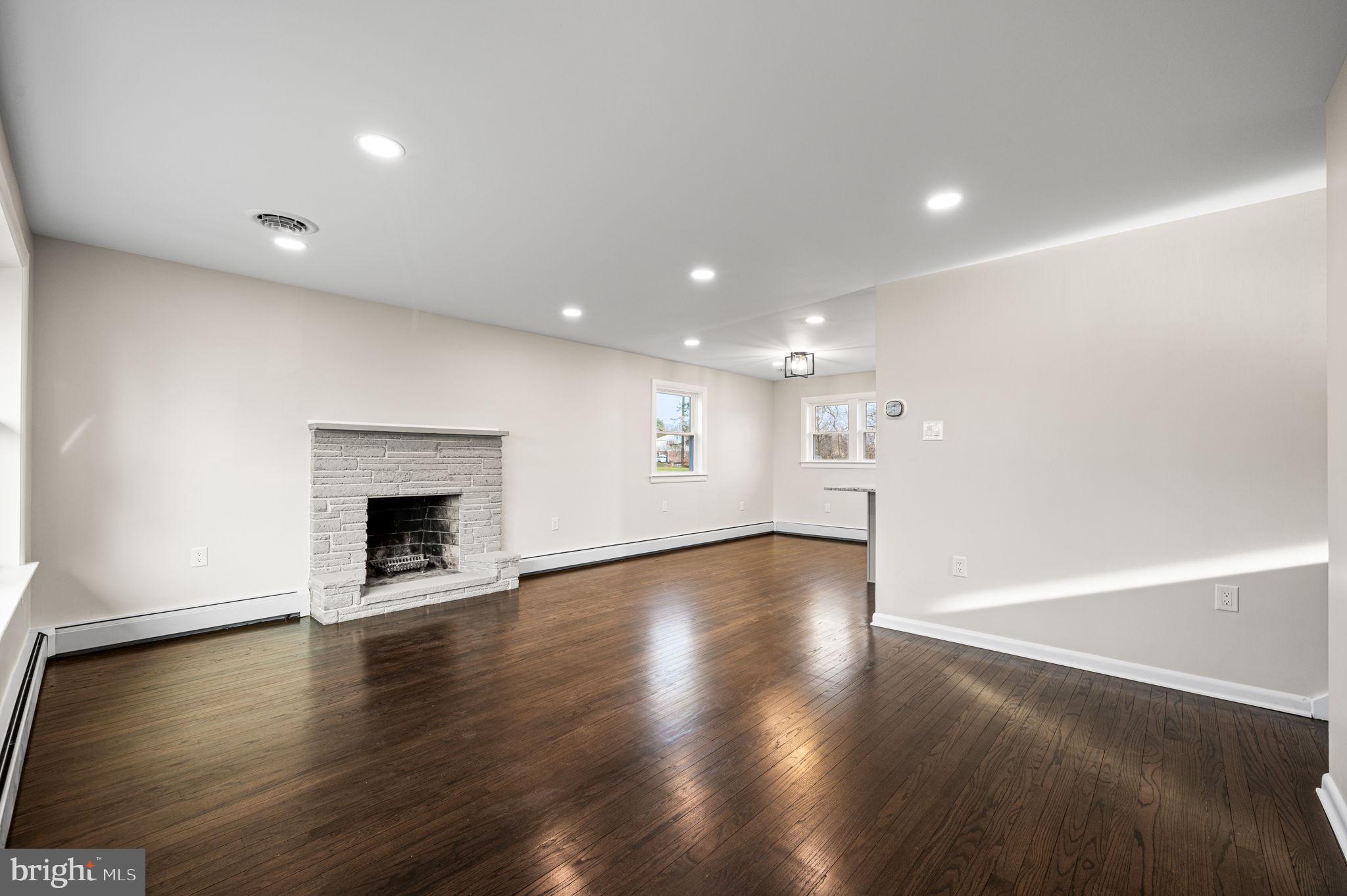 RINGING HILL GDNS - Residential