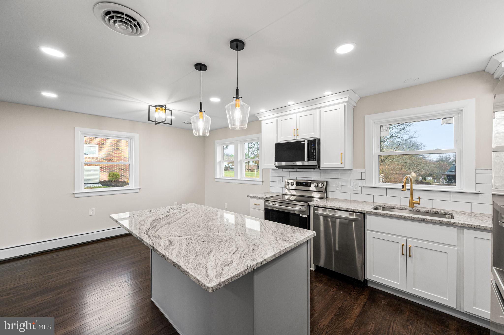 RINGING HILL GDNS - Residential