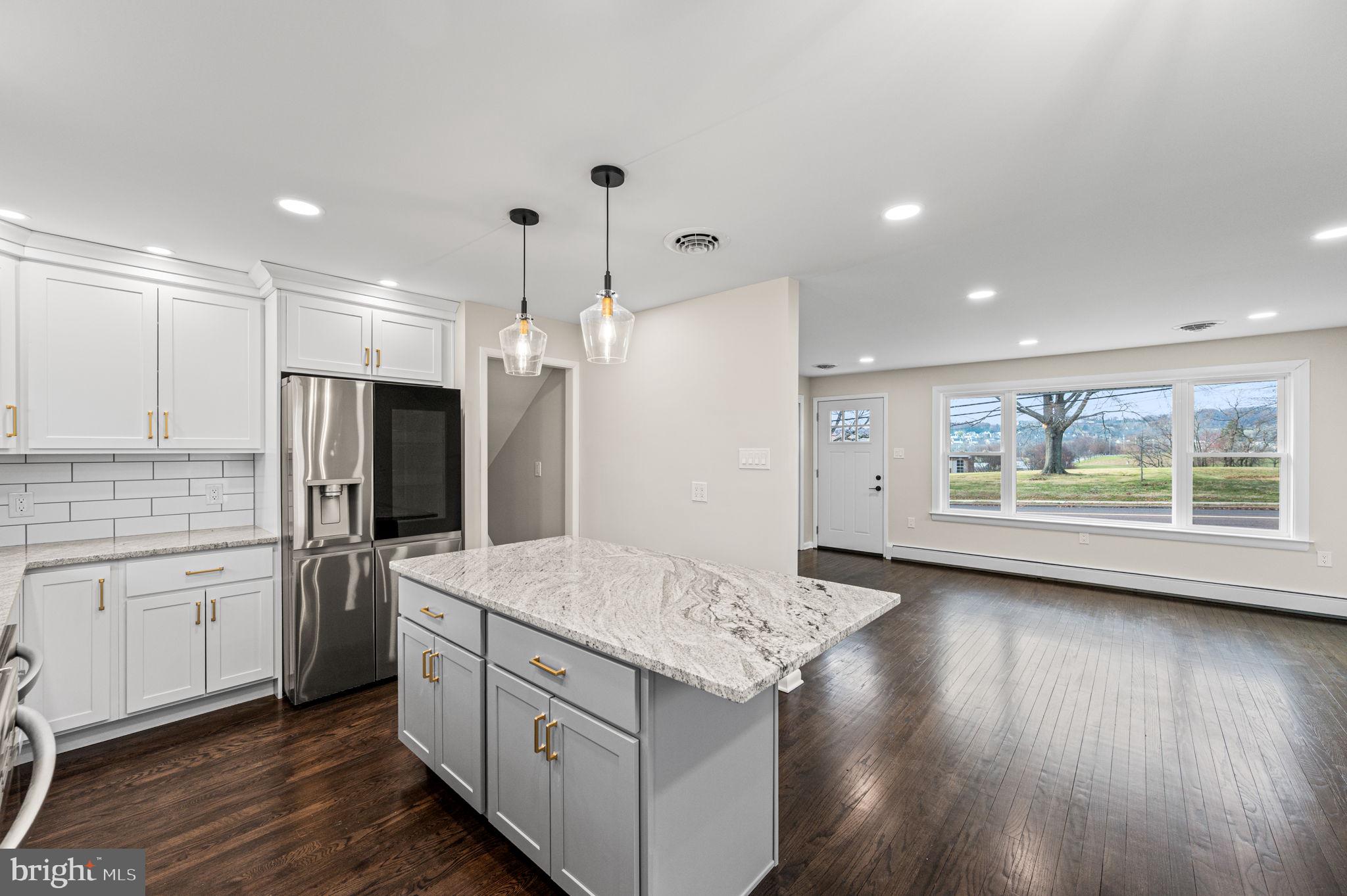 RINGING HILL GDNS - Residential