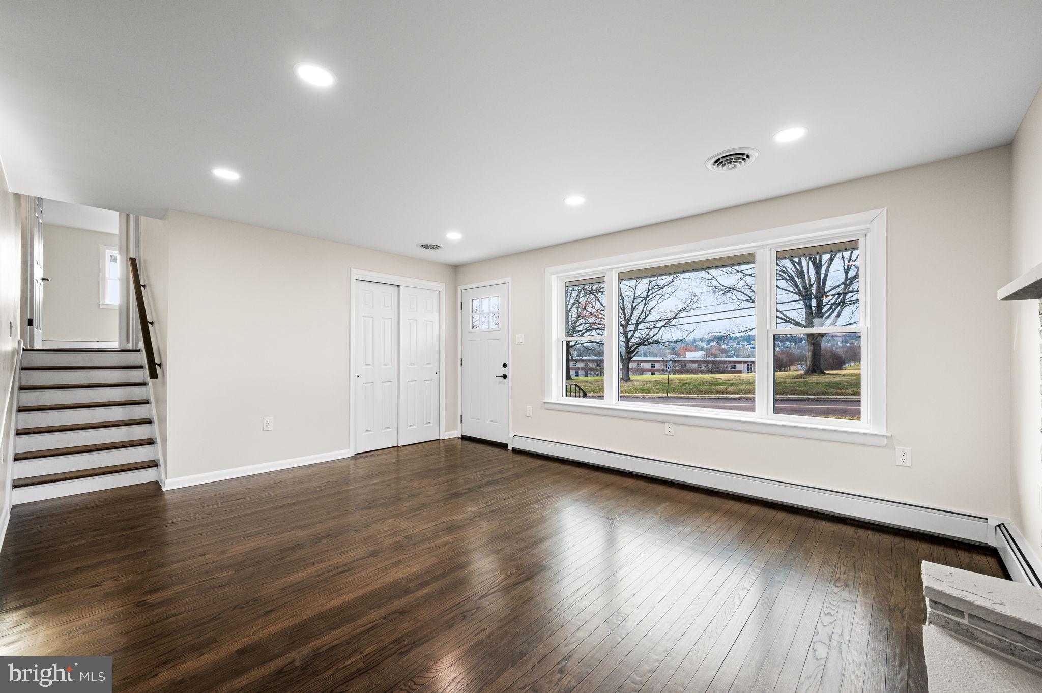 RINGING HILL GDNS - Residential