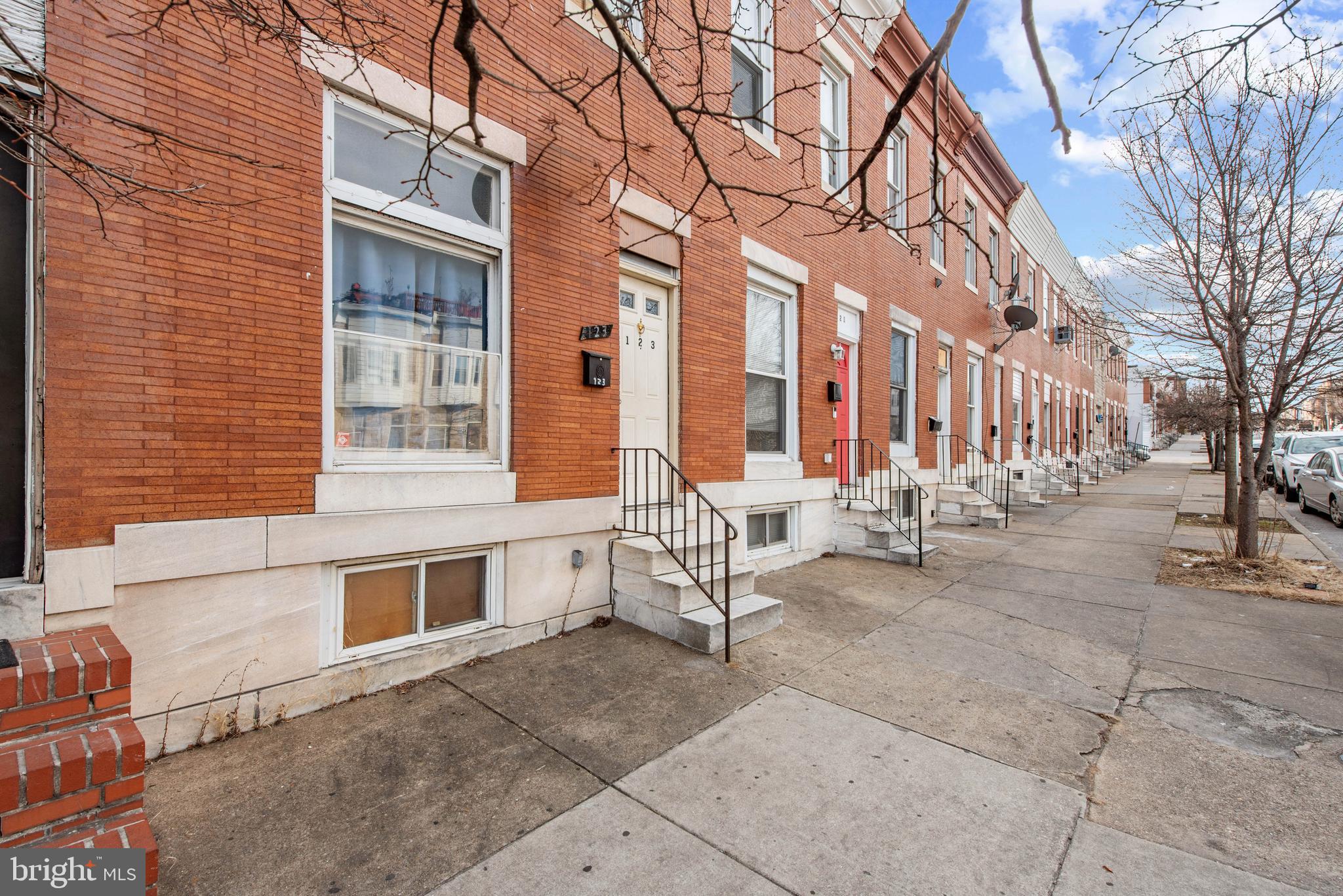 123 HIGHLAND AVENUE N
