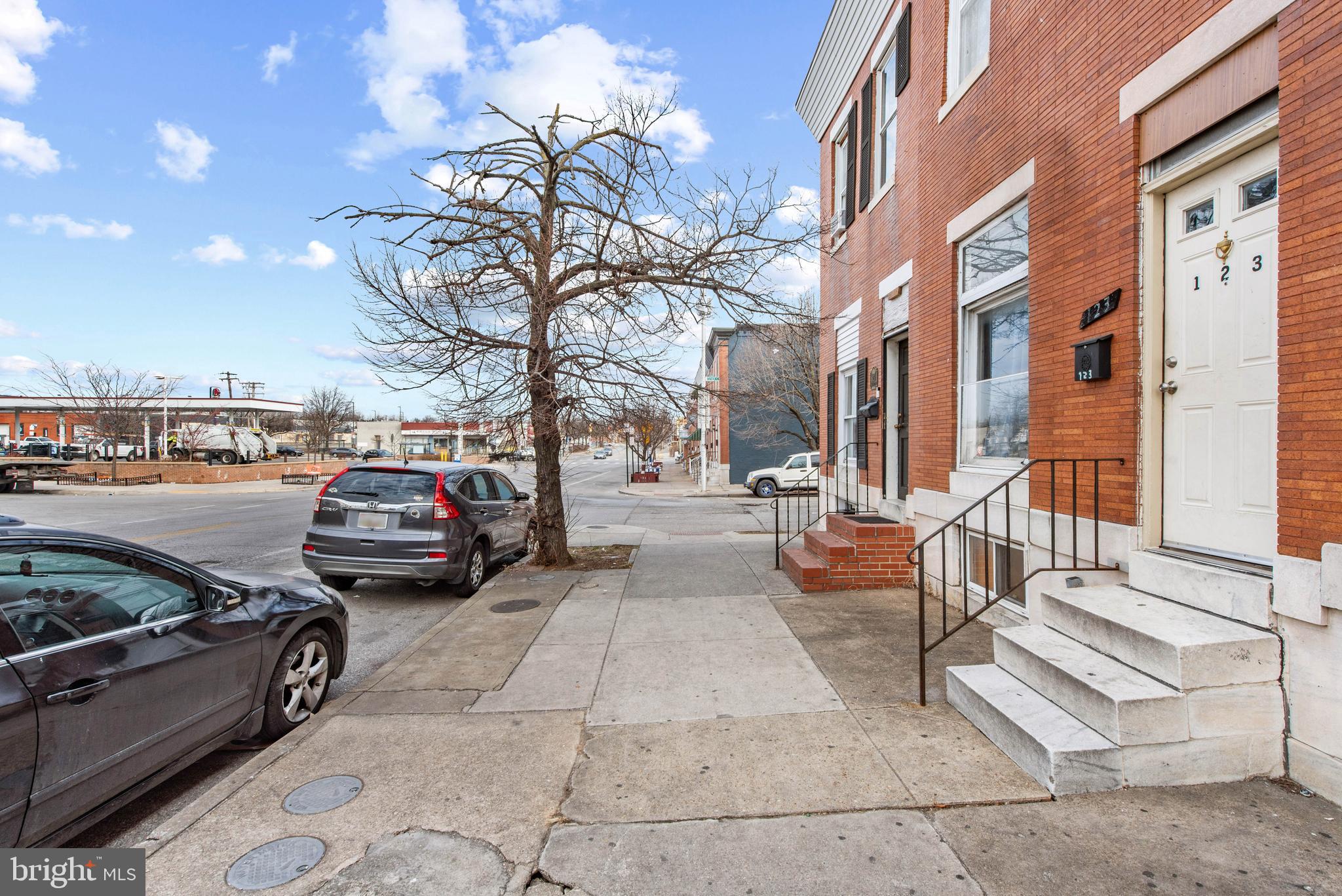 123 HIGHLAND AVENUE N