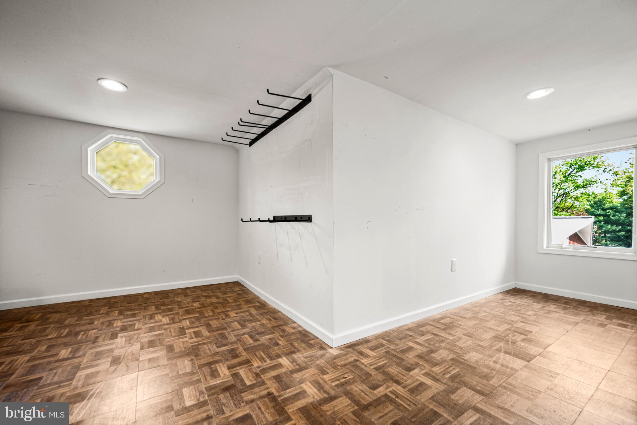 ATHOLTON SQUARE - Residential