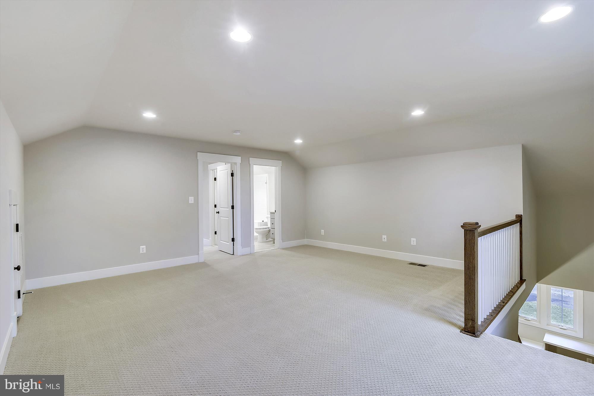 WESTHAMPTON - Residential