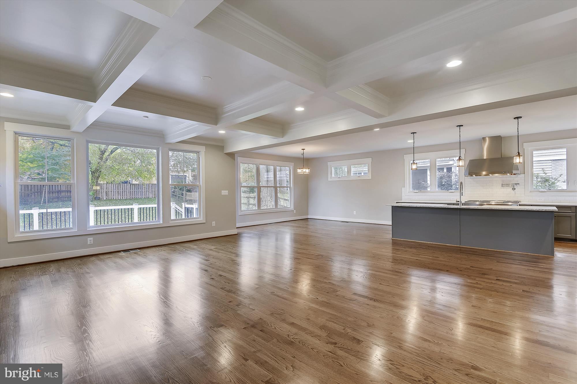 WESTHAMPTON - Residential