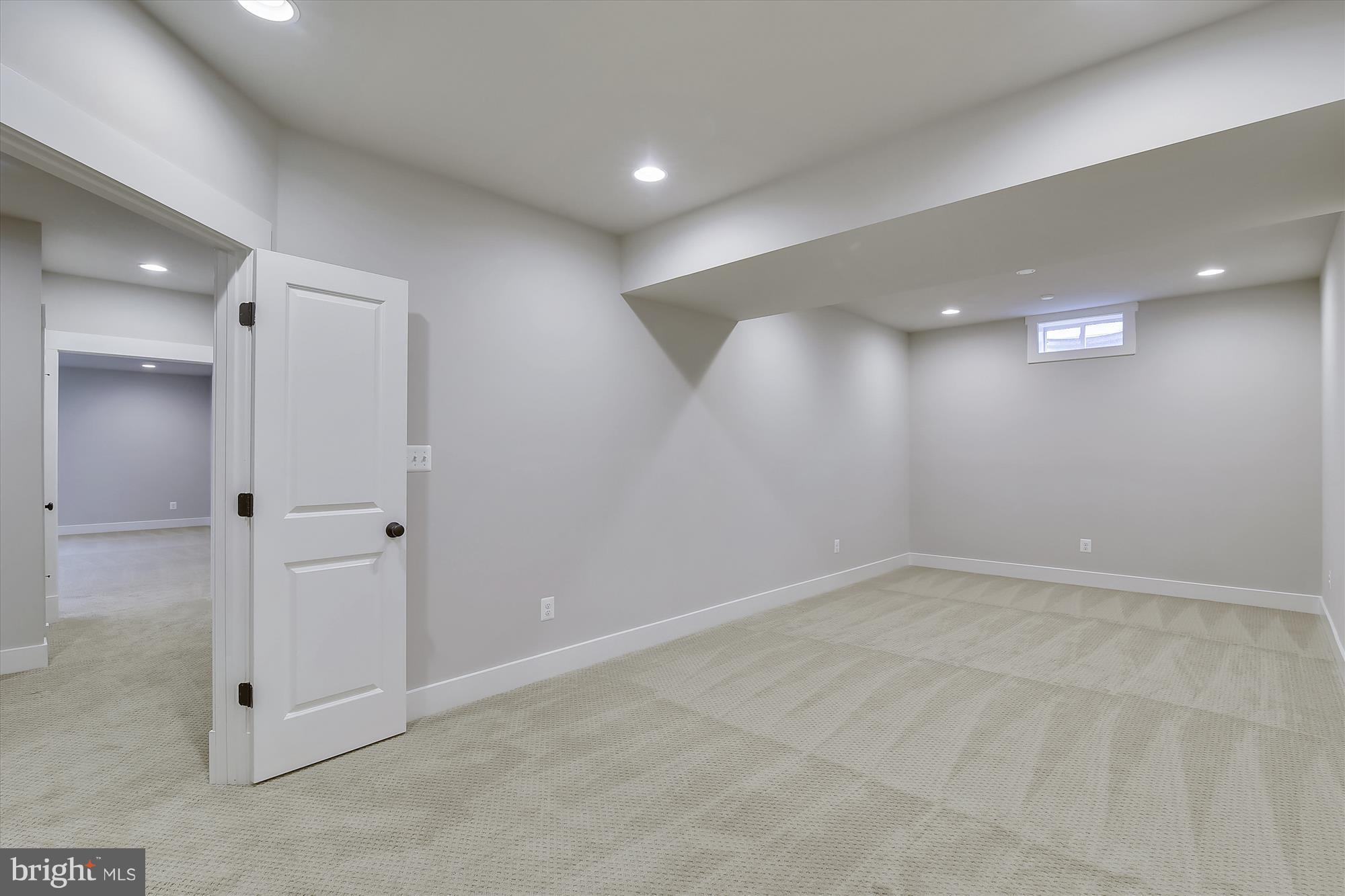 WESTHAMPTON - Residential