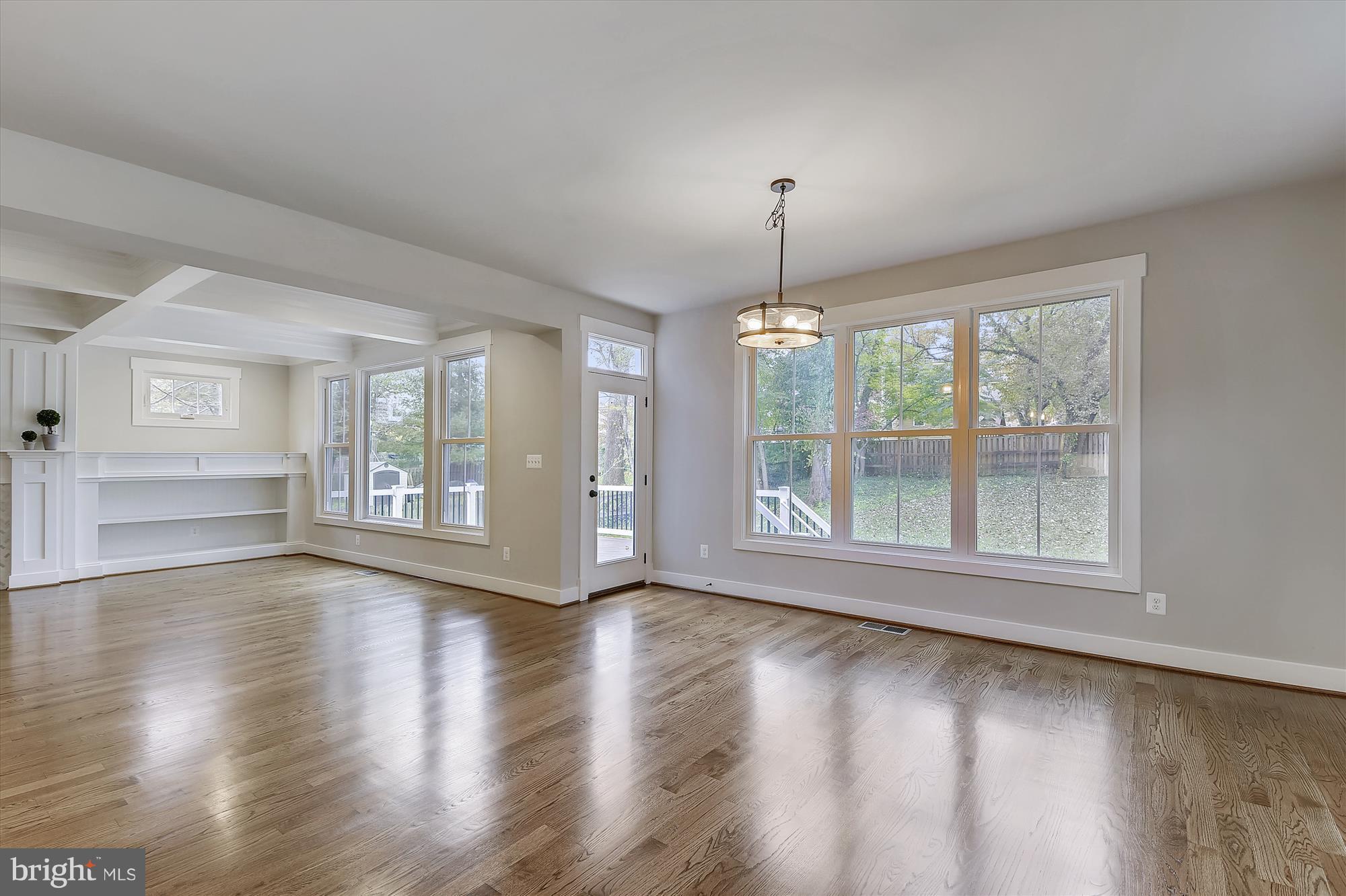 WESTHAMPTON - Residential