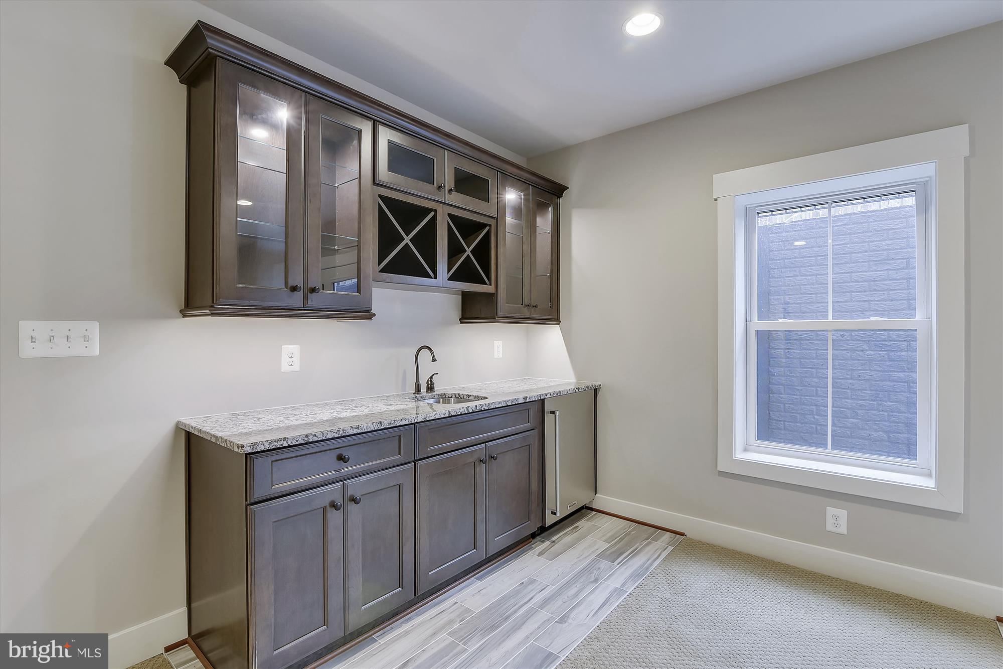 WESTHAMPTON - Residential