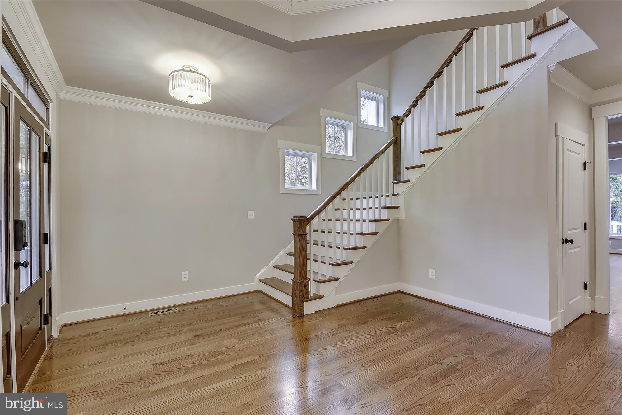 WESTHAMPTON - Residential