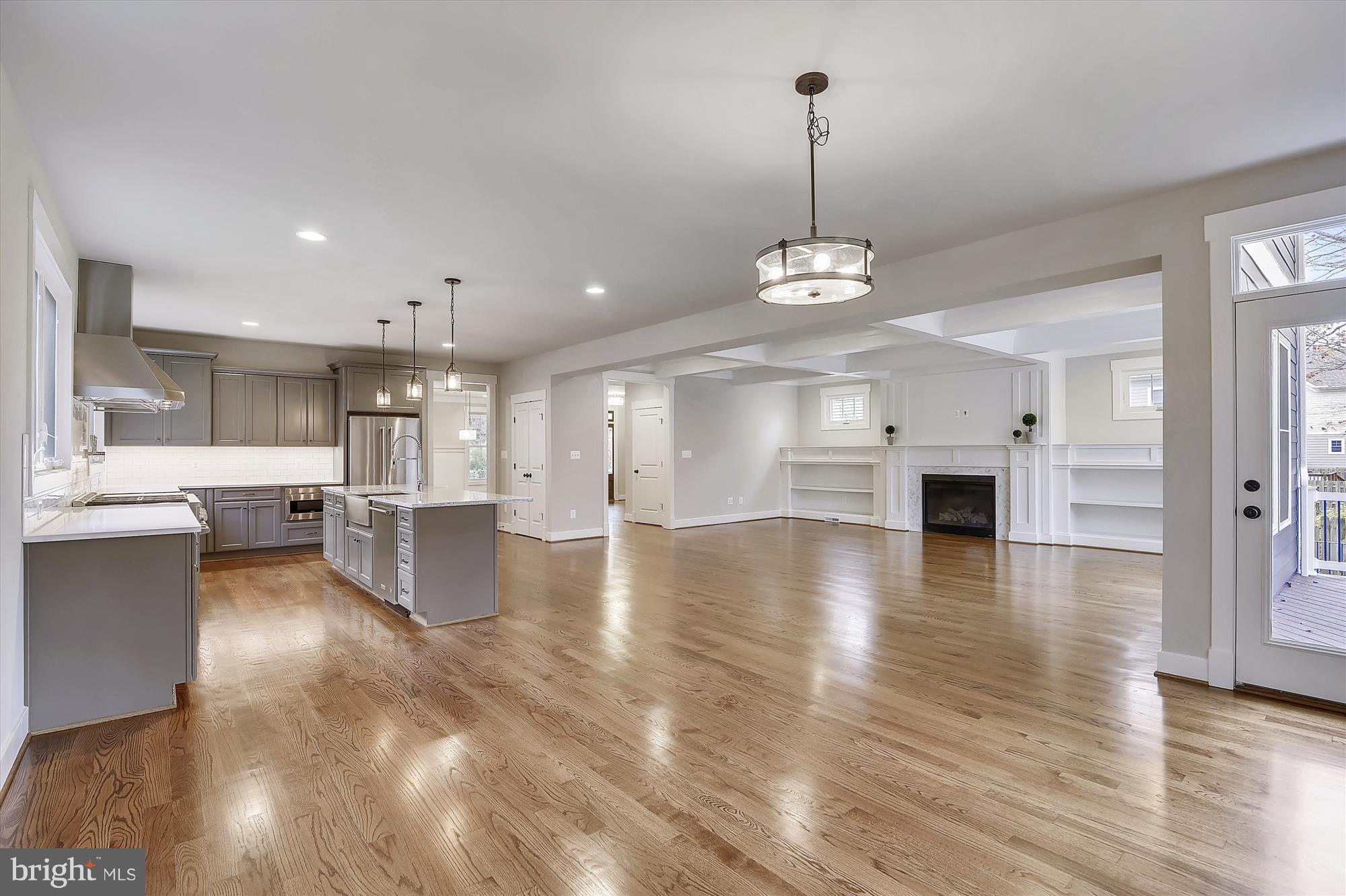 WESTHAMPTON - Residential