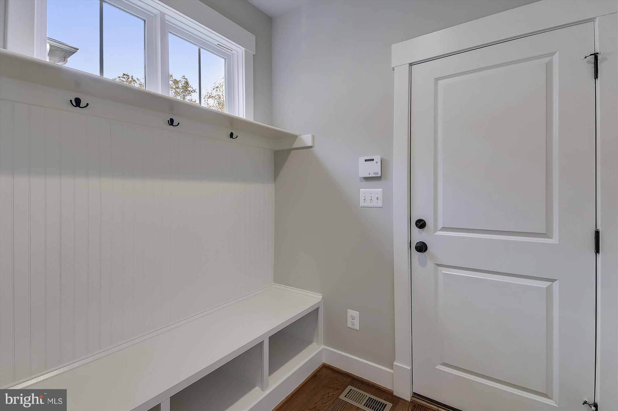 WESTHAMPTON - Residential