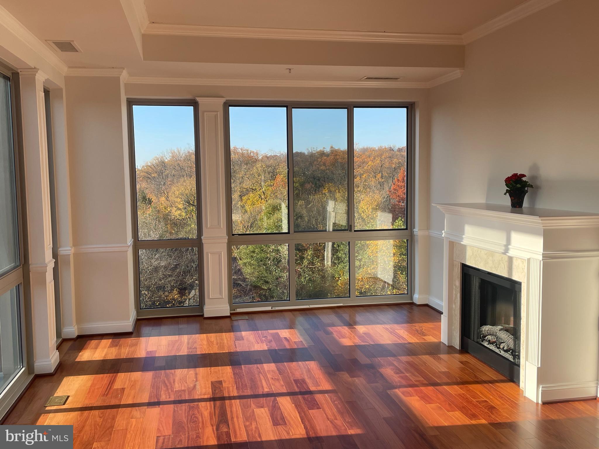 BYRON CONDOMINIUM - Residential