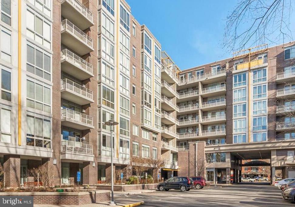 BYRON CONDOMINIUM - Residential