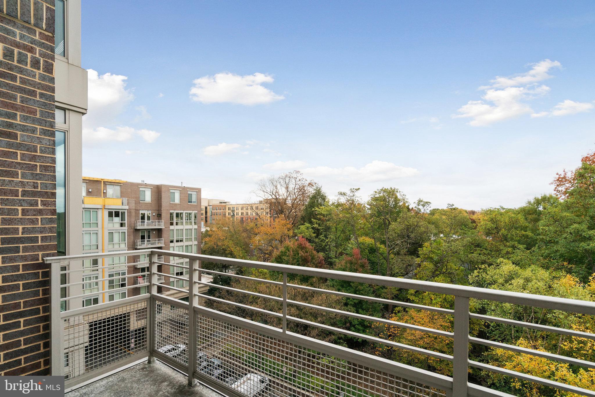 BYRON CONDOMINIUM - Residential