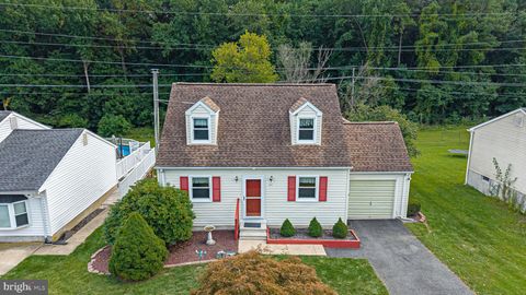 Photo of 24 Thomas Jefferson Boulevard, NEWARK, DE 19702 (MLS # DENC2088142)