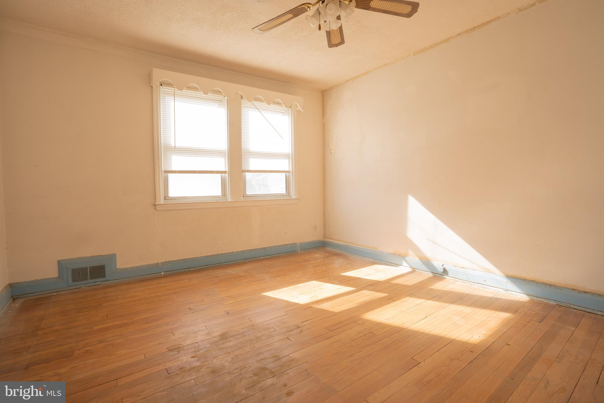 WEST HILLS - Residential