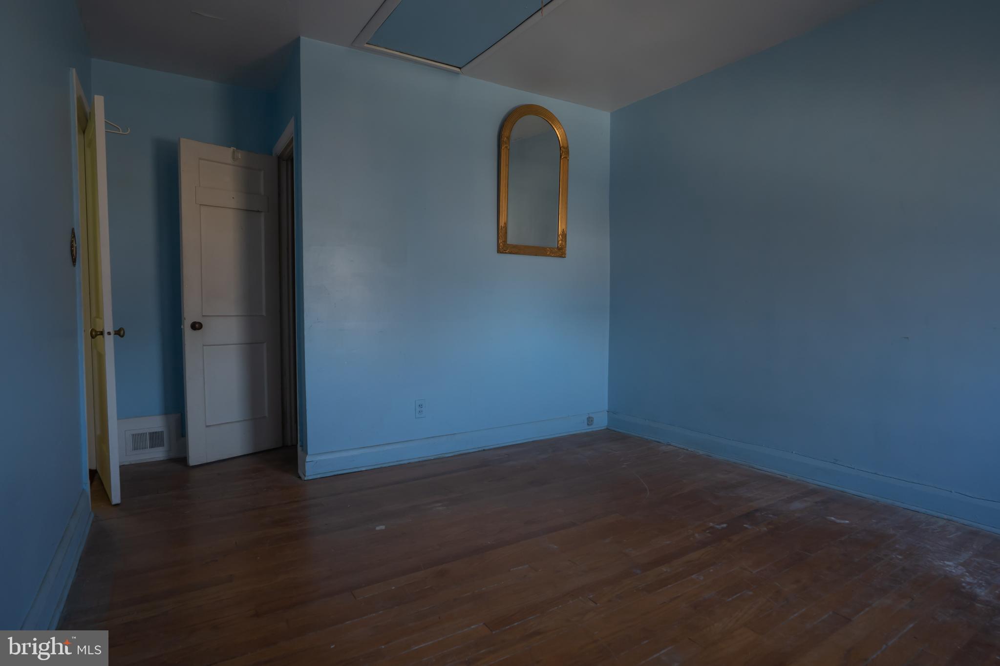 WEST HILLS - Residential