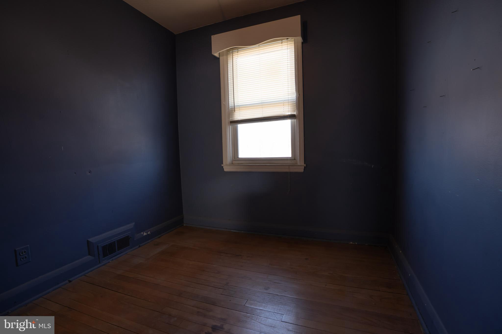 WEST HILLS - Residential